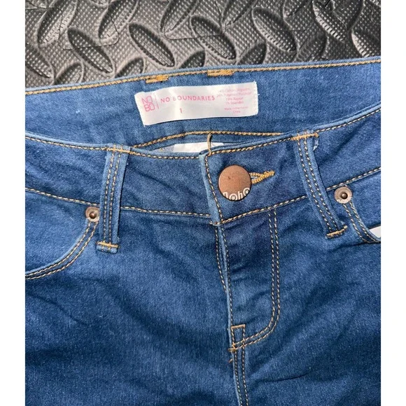 No Boundaries Juniors Skinny Jeans Medium Wash Blue Denim Size 1 NJ35B720K - Picture 4 of 6